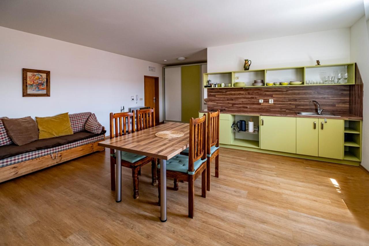 Apartmany Gulliver Mikulov Extérieur photo